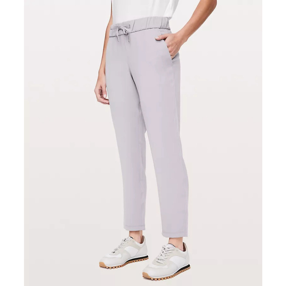 Lululemon Pants - Lululemon New On The Fly 7/8 Pant (Woven) Silverscreen Mid-rise